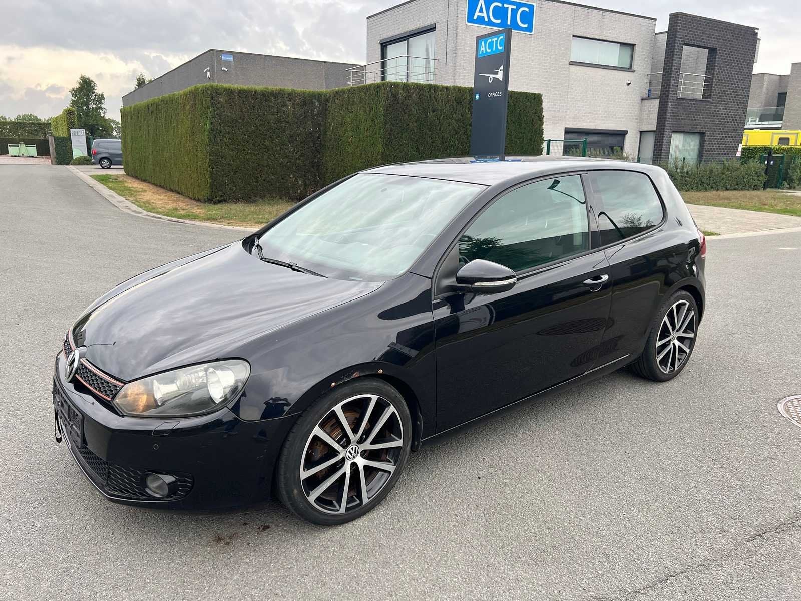 VOLKSWAGEN - 2010 - GOLF - 6 - Personenauto, Auto's, Euro 5, Gebruikt, Bedrijf, Handgeschakeld