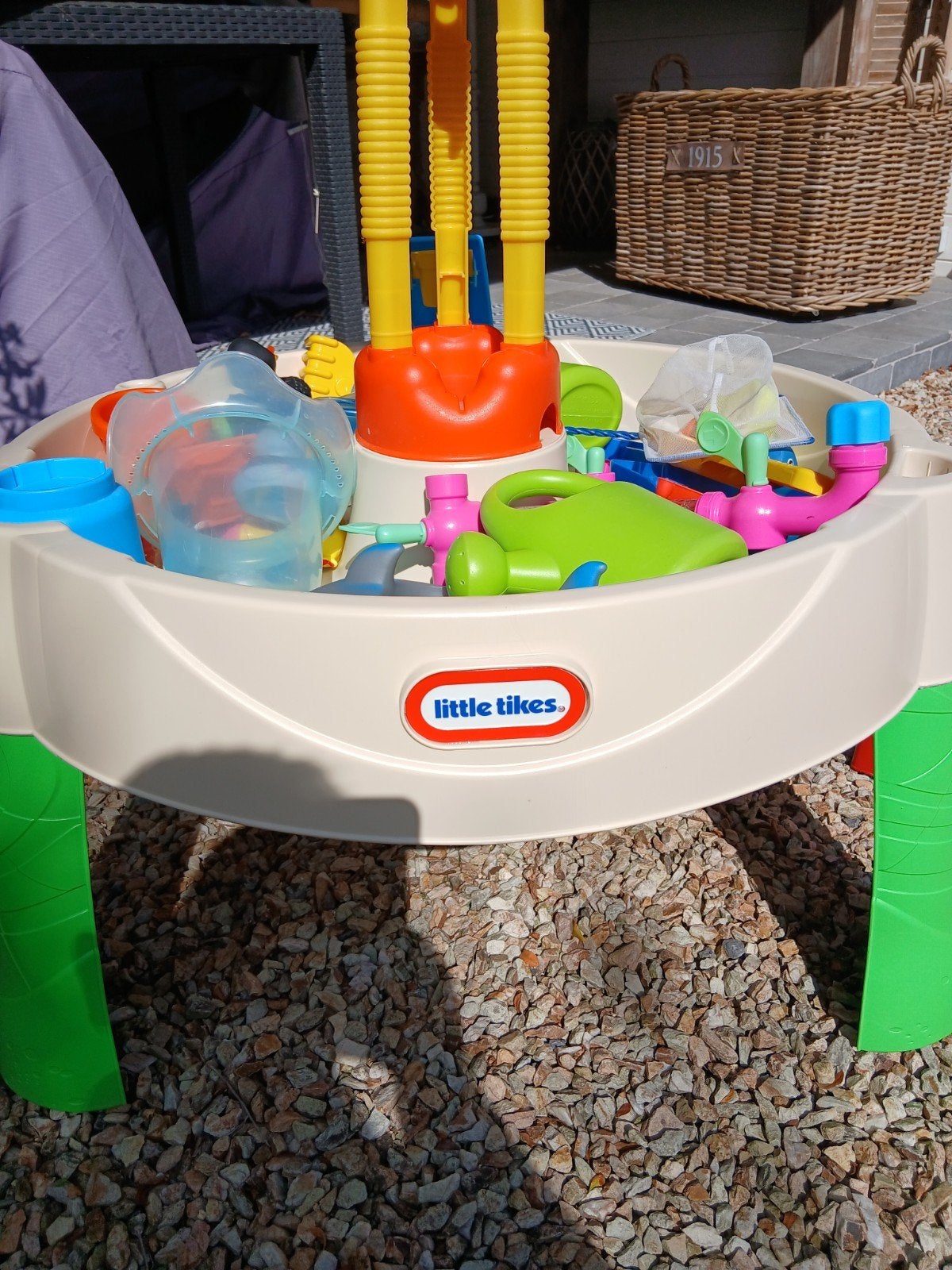 watertafel little tikes ZGAN en gratis picknick tafel, Enlèvement