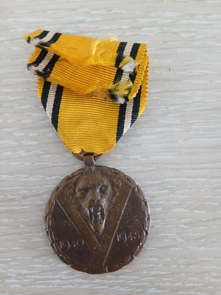 Medaille, Ophalen