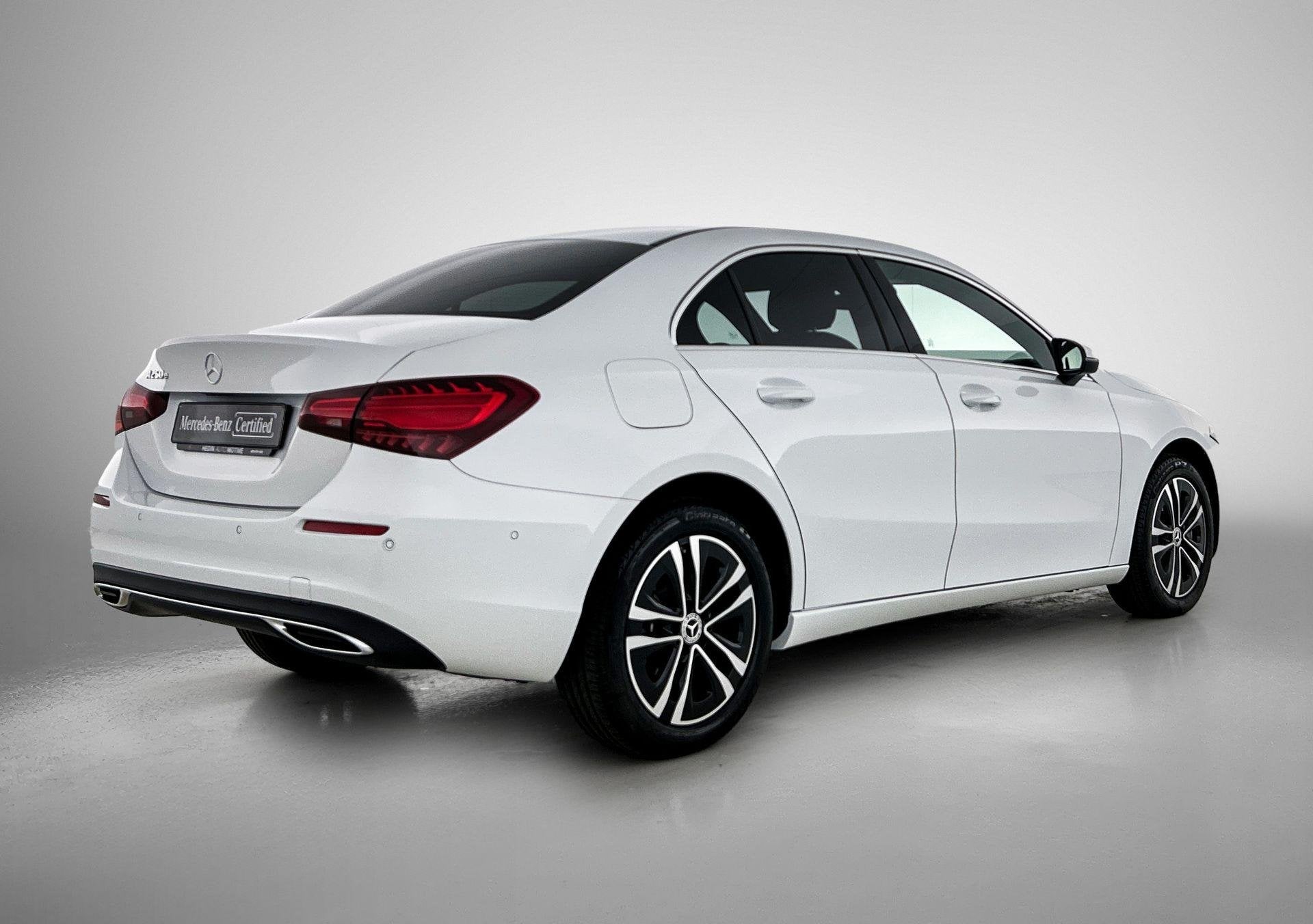 Mercedes-Benz A-klasse 250 e Berline Business Line | Verwarm, Auto's, Gebruikt, Euro 6, 16 kWh, Wit