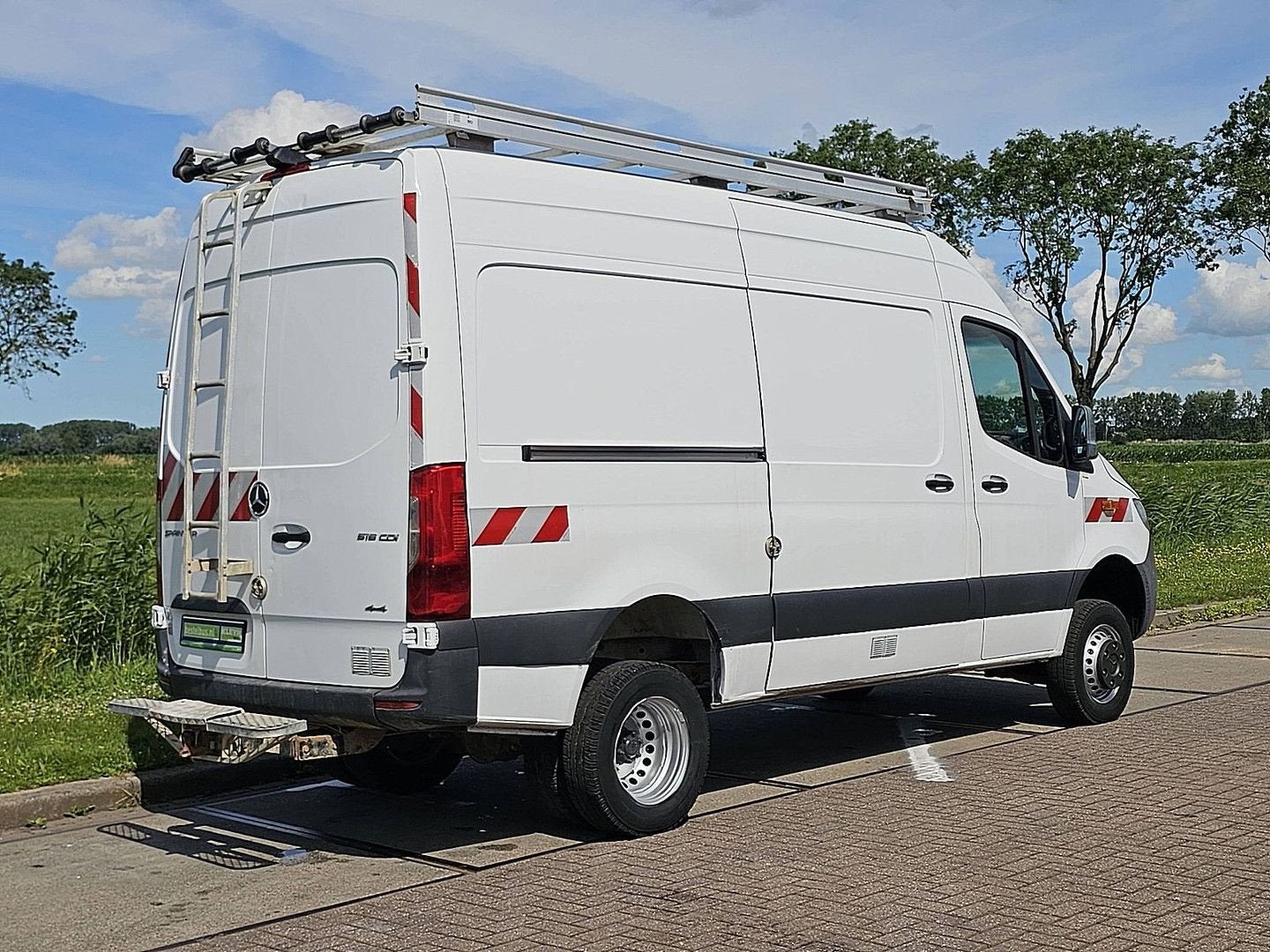 Mercedes-Benz SPRINTER 516 4X4 ALLRAD L2H2 Mbux Dubbellucht, Auto's, Wit, Mercedes-Benz, Bedrijf, Parkeercamera