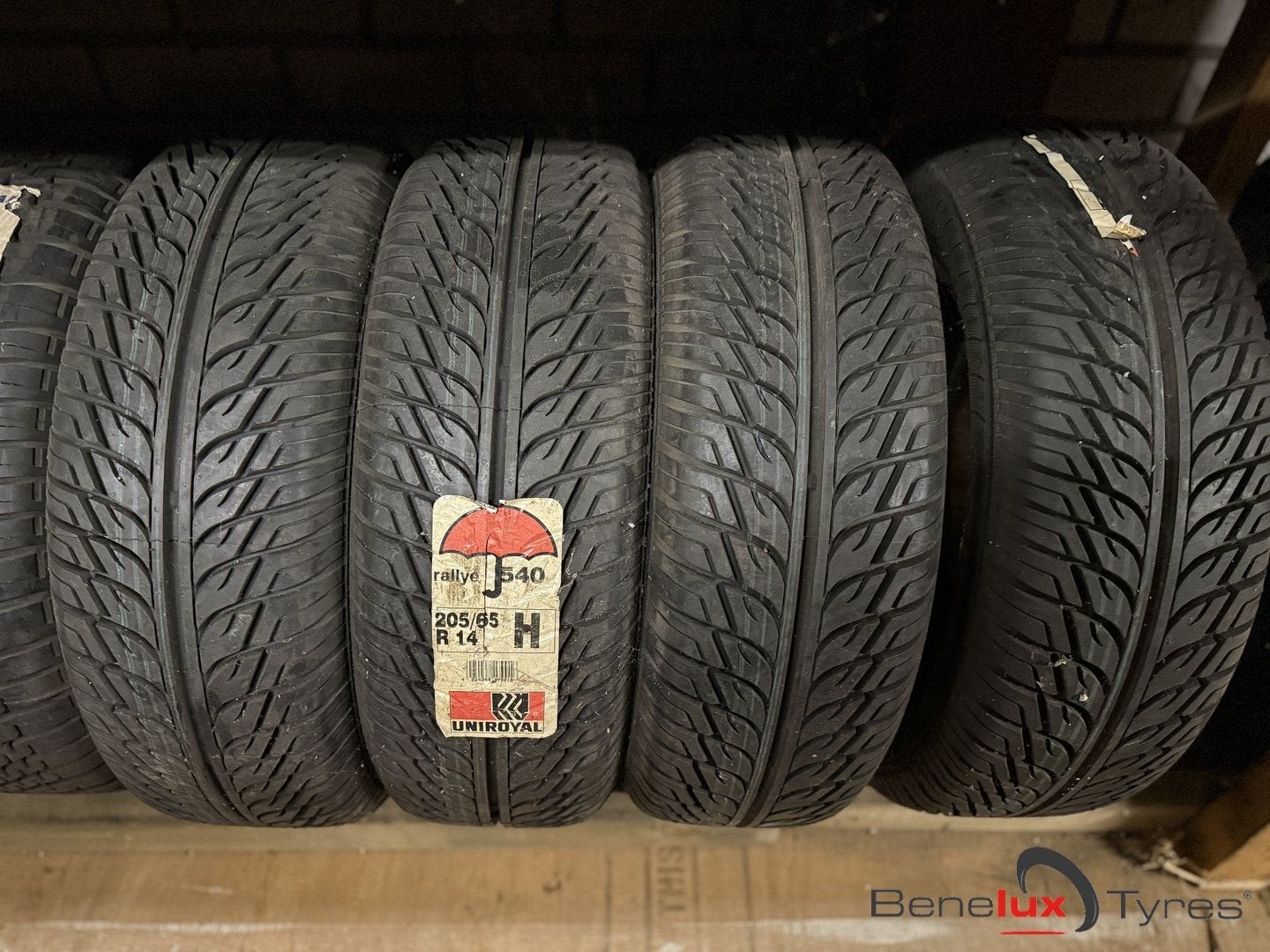 205/65R14 Alfa Romeo Spider Mazda RX7 Mitsubishi Chariot RVR, Auto-onderdelen, 14 inch, -, -, Nieuw
