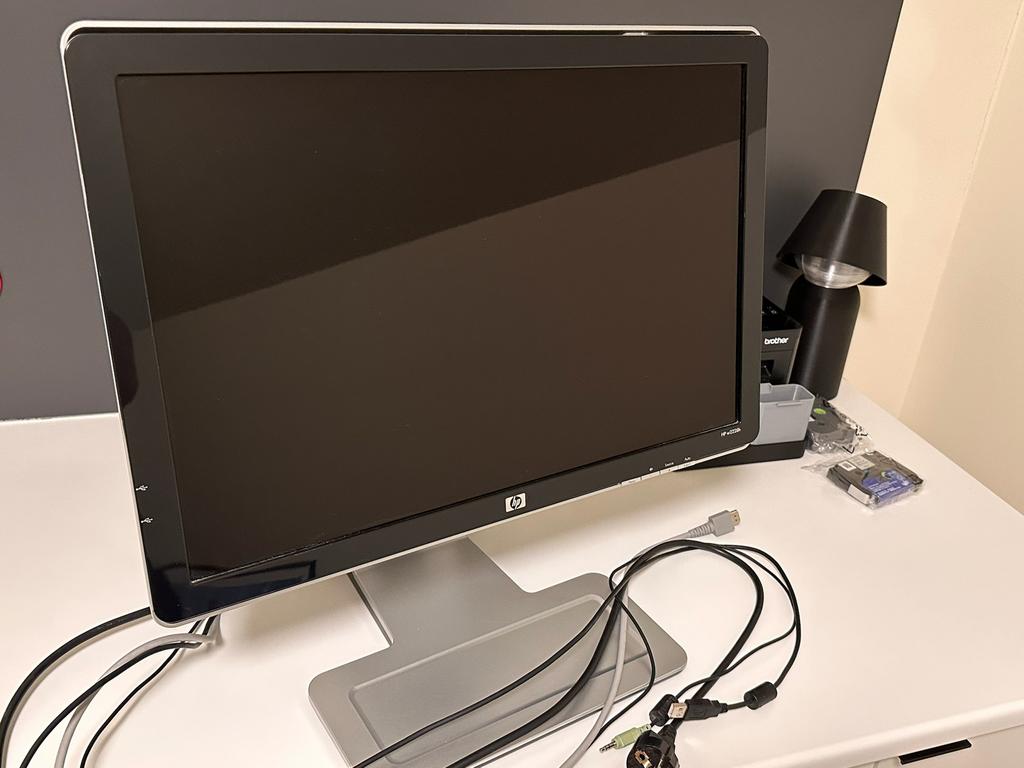 Monitor HP w2228h, Ophalen, Zo goed als nieuw, DVI, LED