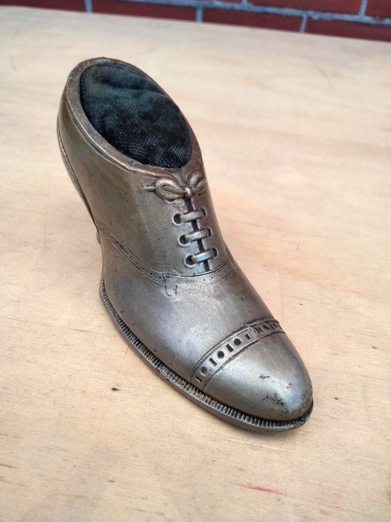 brocante antiek speldenkussen schoen, Enlèvement ou Envoi