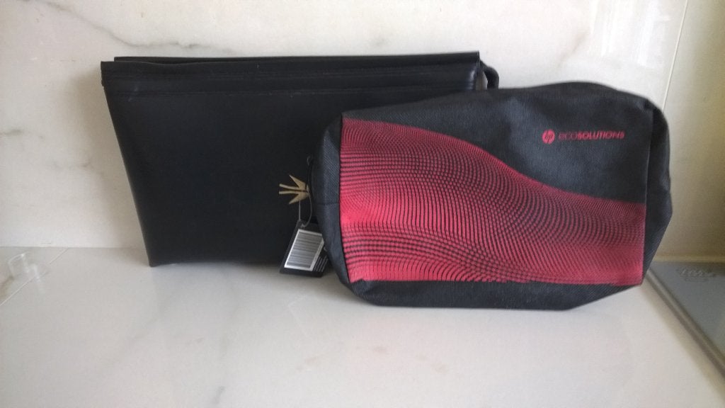 2 opbergtassen met rits, Ophalen of Verzenden, Zo goed als nieuw, Rood, Overige typen
