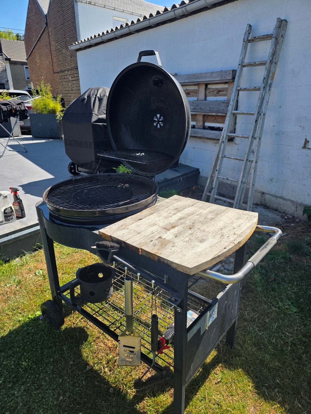 barbecue avec plateau, Enlèvement