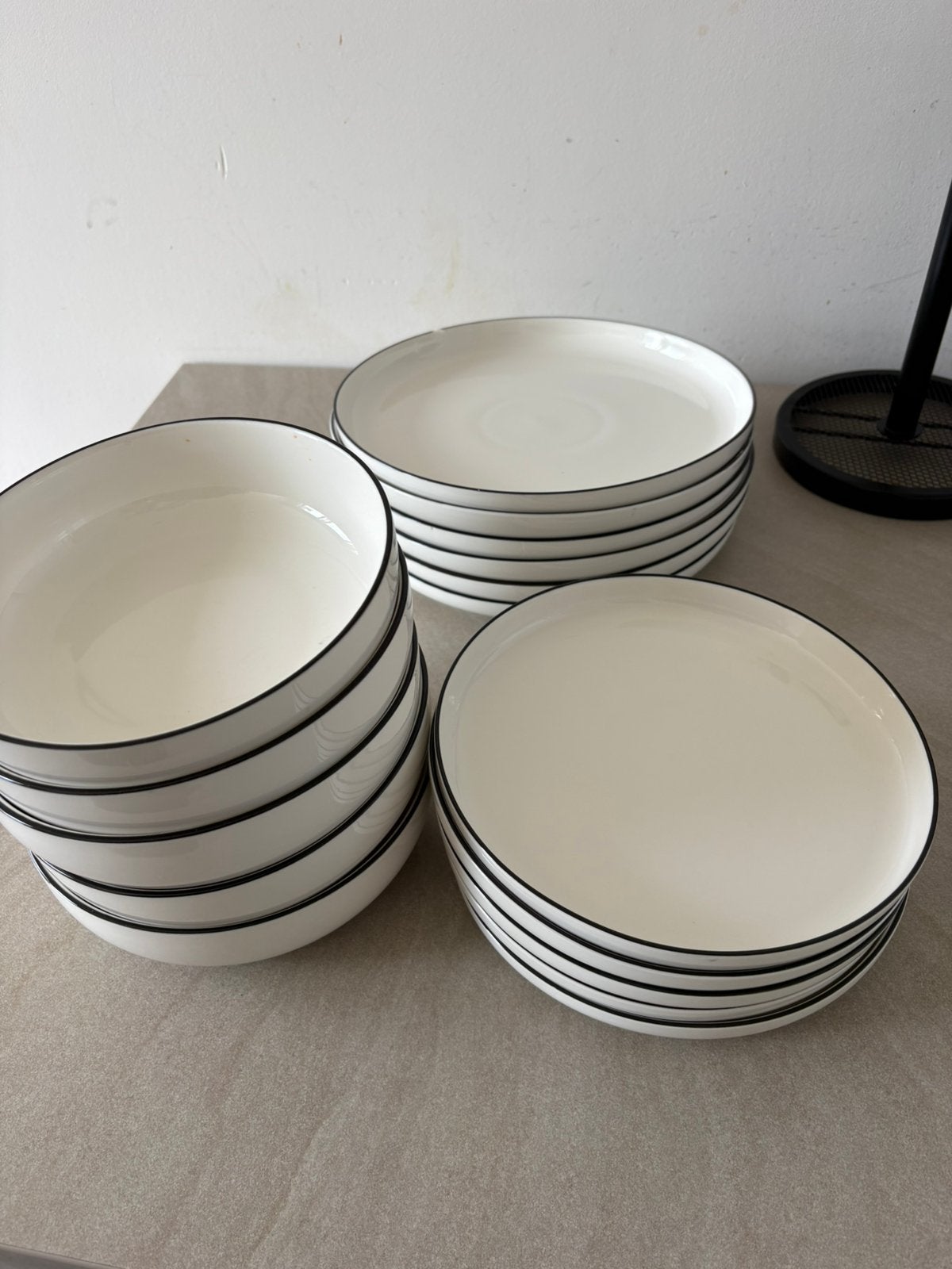 Service de vaisselle Westwing - 18 pièces, Maison & Meubles, Cuisine | Vaisselle, Comme neuf, Assiettes(s), Moderne, Enlèvement