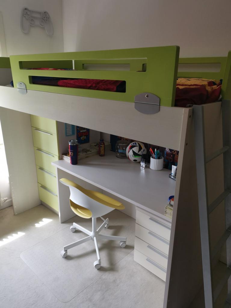 Mooie hoogslaper met veel kastruimte en praktische bureau, Kinderen en Baby's, Kinderkamer | Stapelbedden en Hoogslapers, Ophalen