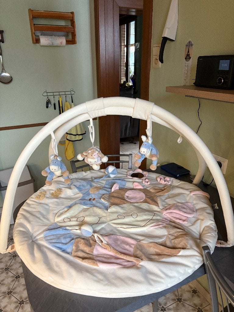 tapis  d'éveil pour bébé, Enfants & Bébés, Jouets | Jouets de bébé, Comme neuf, Mobile, Enlèvement