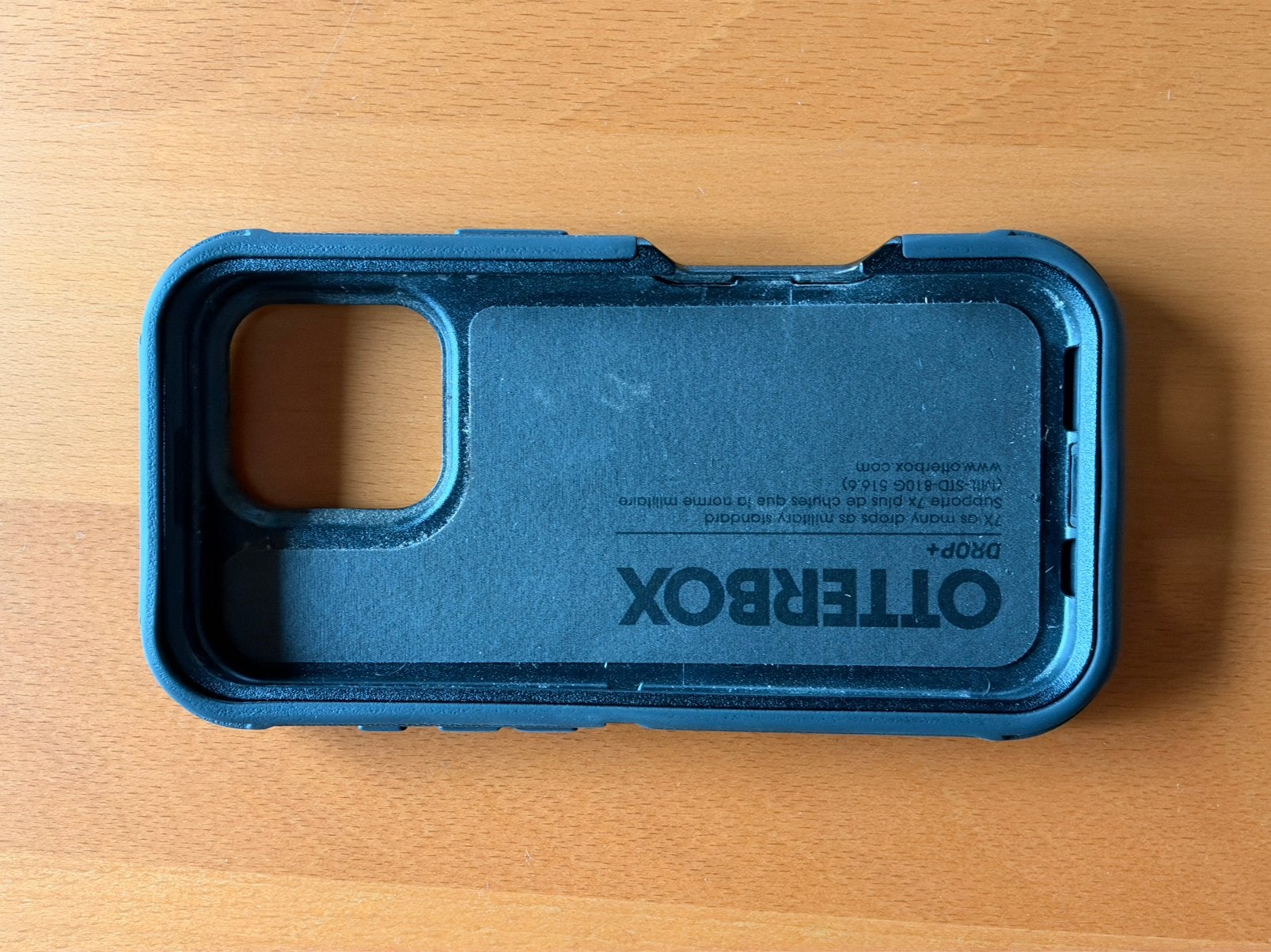 Degelijke otterbox hoes voor iphone 16 pro, Zwart, Draadloos opladen, Ophalen of Verzenden, Zo goed als nieuw
