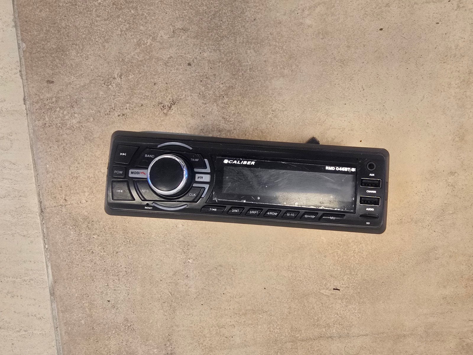 Autoradio Caliber RMD046BT-2 1DIN, appareil unique Bluetooth, Autos : Divers, Enlèvement, Comme neuf
