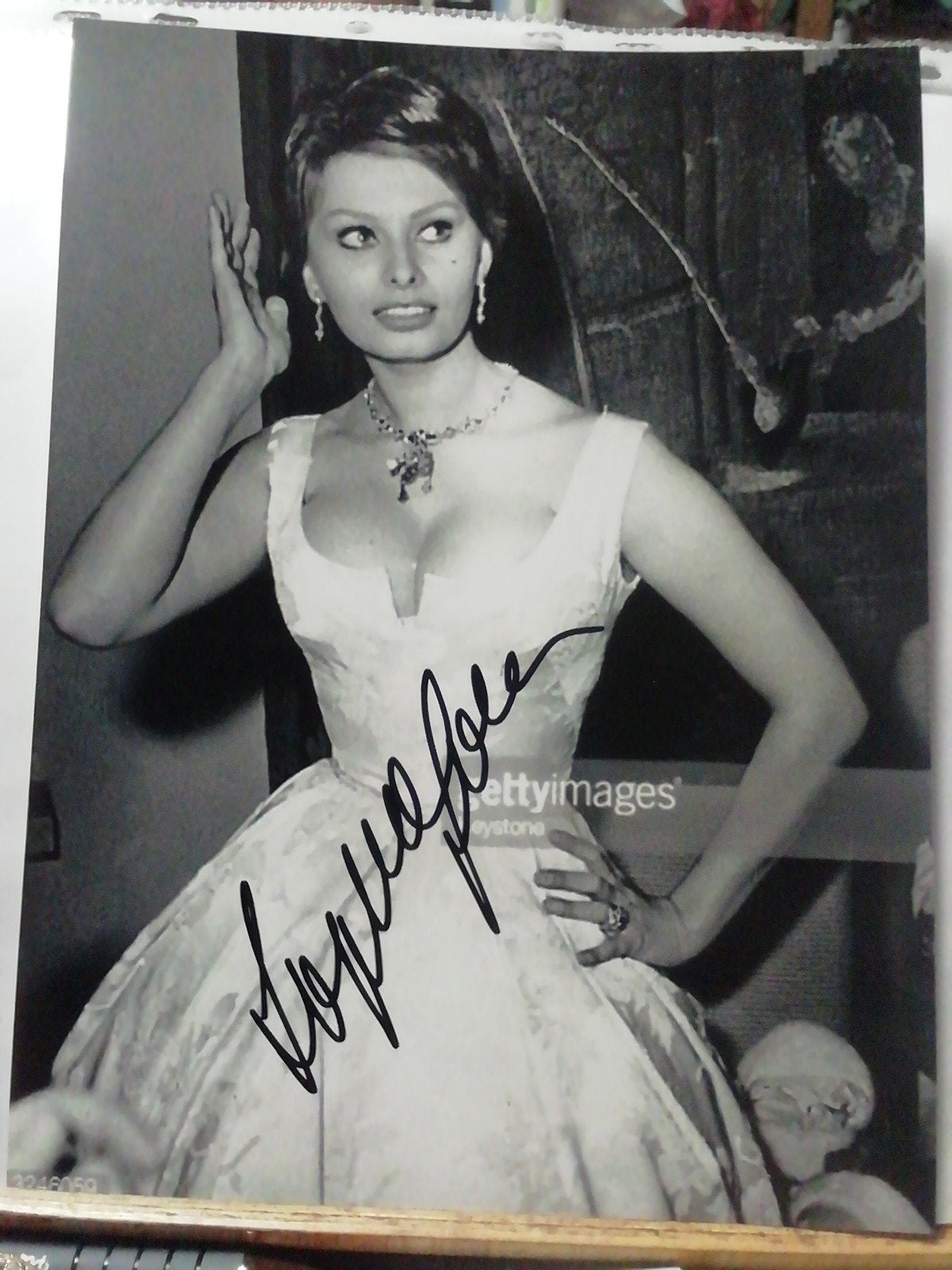 Sophia Loren met originele handtekening, Ophalen of Verzenden, Zo goed als nieuw, Foto of Kaart, Gesigneerd
