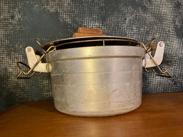 HEEL OUD FRIETKETELTJE VAN V.B. ALUMINIUM, Antiek en Kunst, Antiek | Email, Ophalen of Verzenden