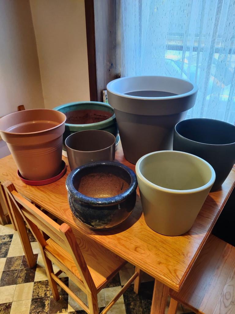 Lot de pots en plastique et terre cuite, Enlèvement