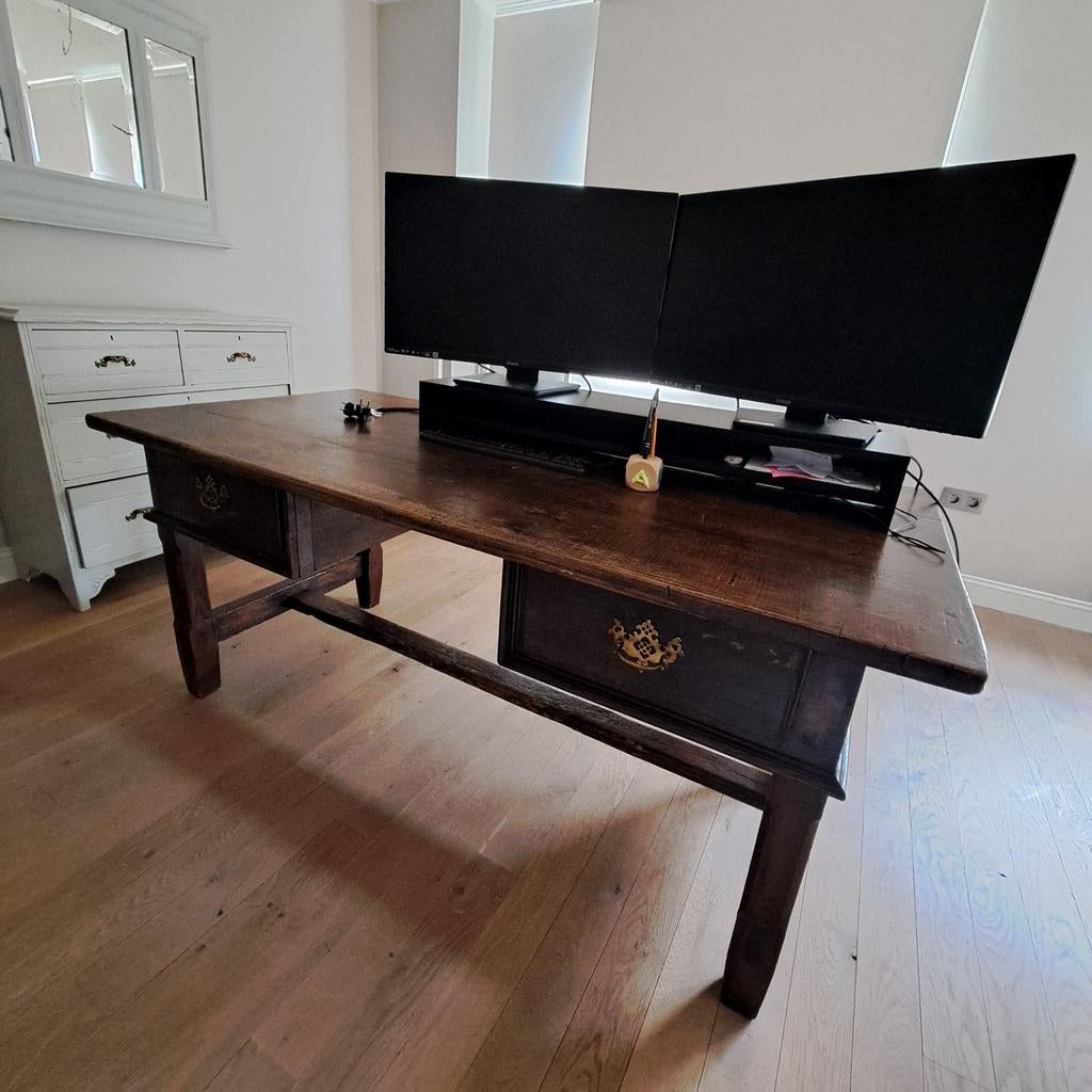 Eiken bureau, Ophalen