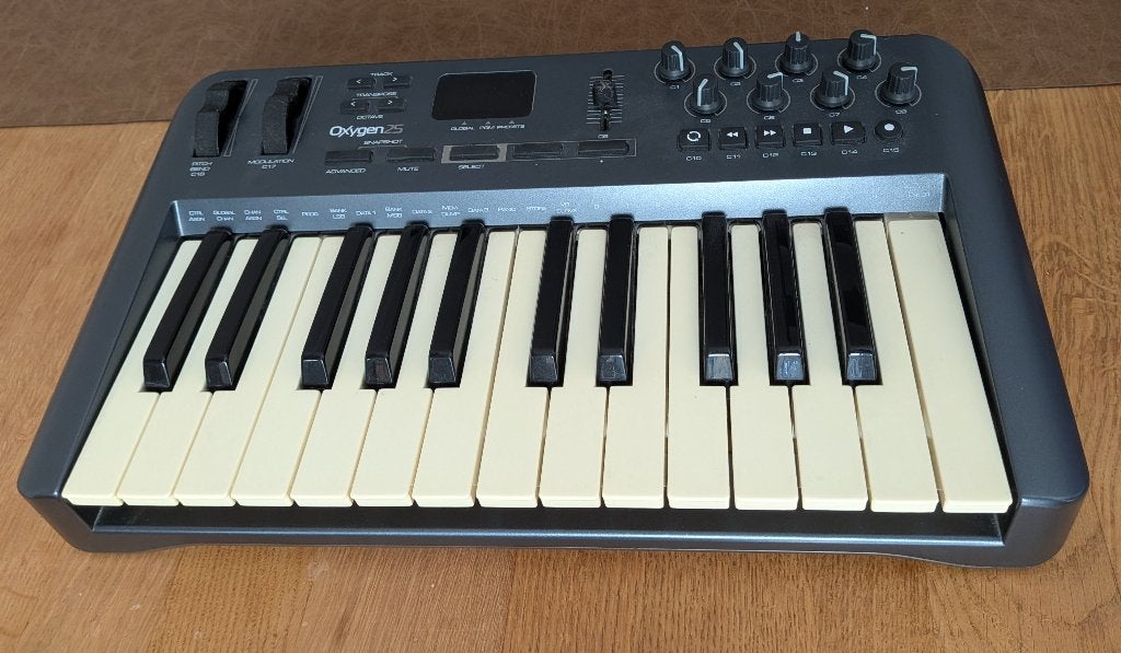 M-Audio Oxygen 25 MIDI Keyboard, Musique & Instruments, Claviers, Autres marques, Autres nombres, Enlèvement, Utilisé