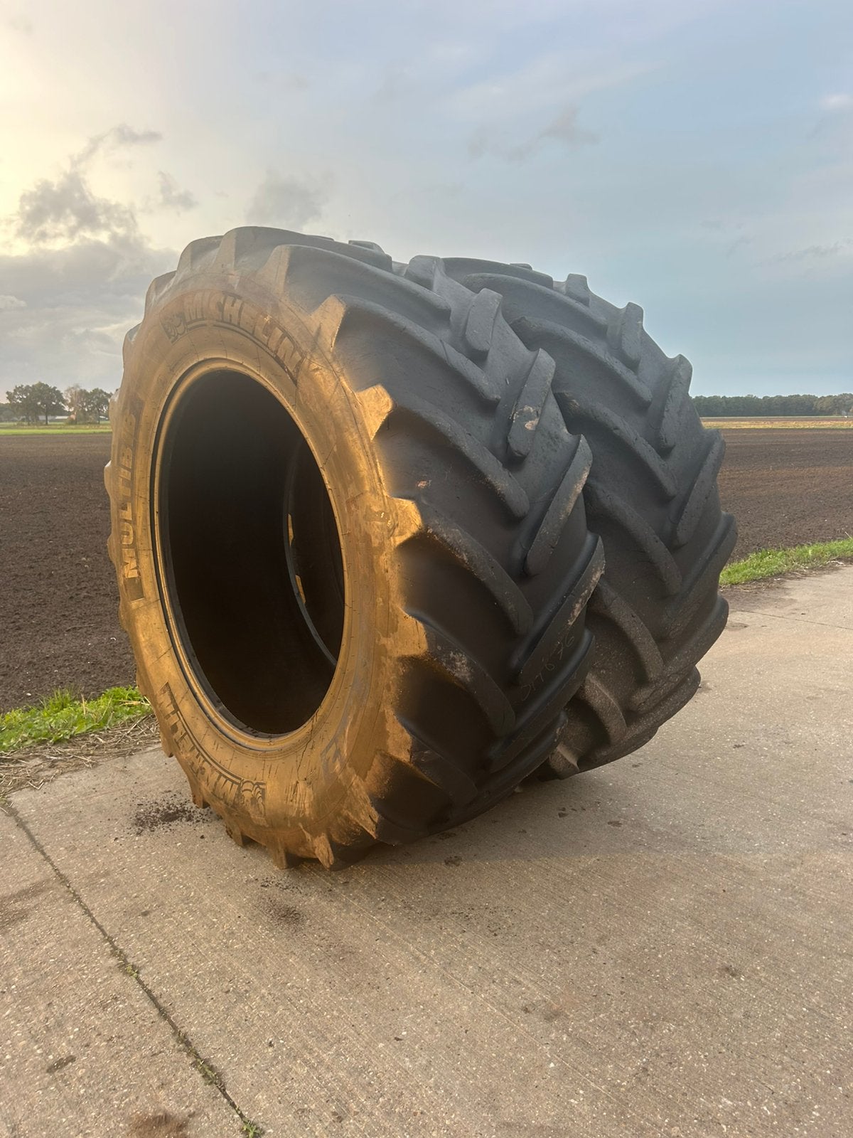 Michelin 650/65-42, Zakelijke goederen, Ophalen
