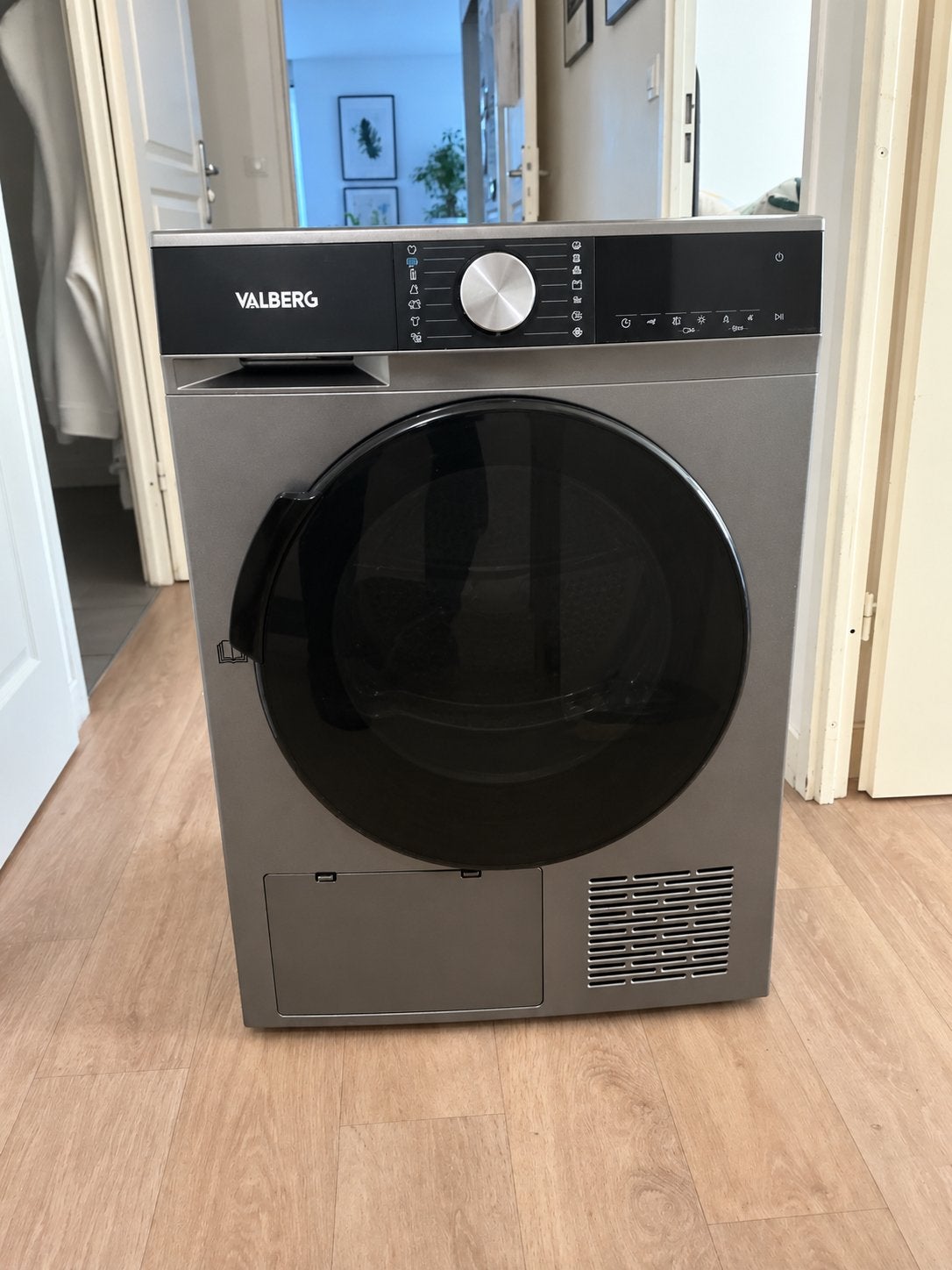 Sécheur VALBERG 8 kg — Économe en énergie — 14 programmes, Electroménager, Enlèvement, Comme neuf