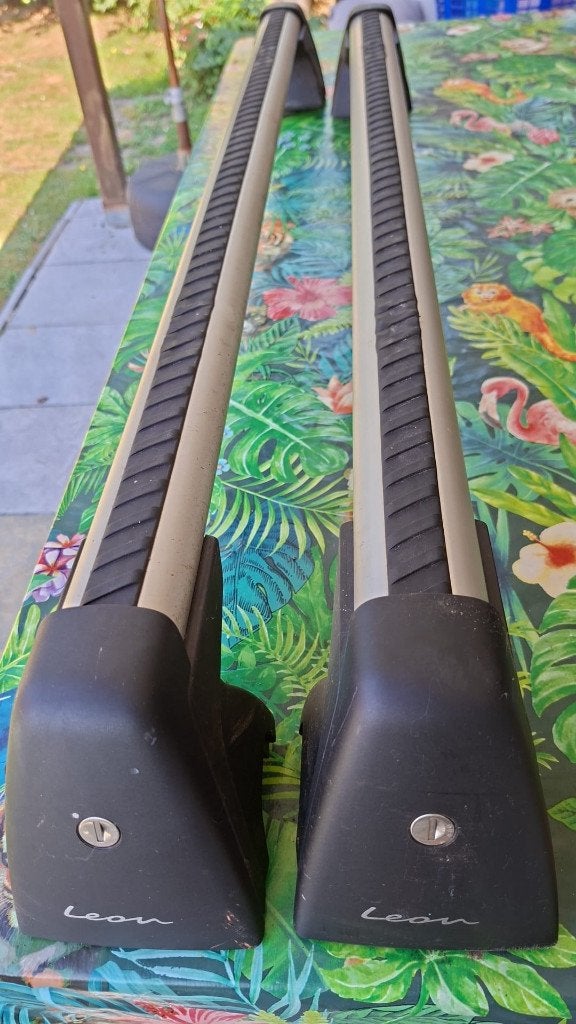 Barres de toit d'origine pour Seat Leon break ST 2021, Autos : Pièces & Accessoires, Barres latérales, Utilisé, Enlèvement