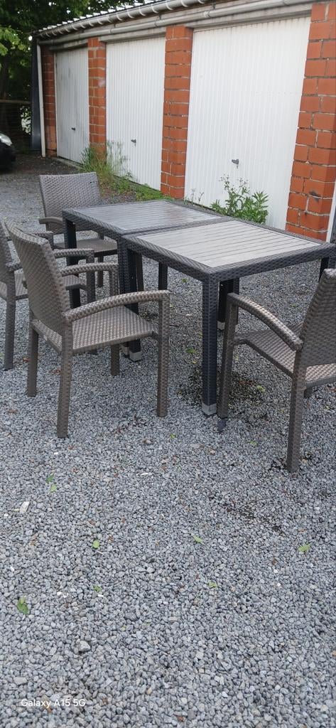 Twee terrastafel met stoelen, Ophalen