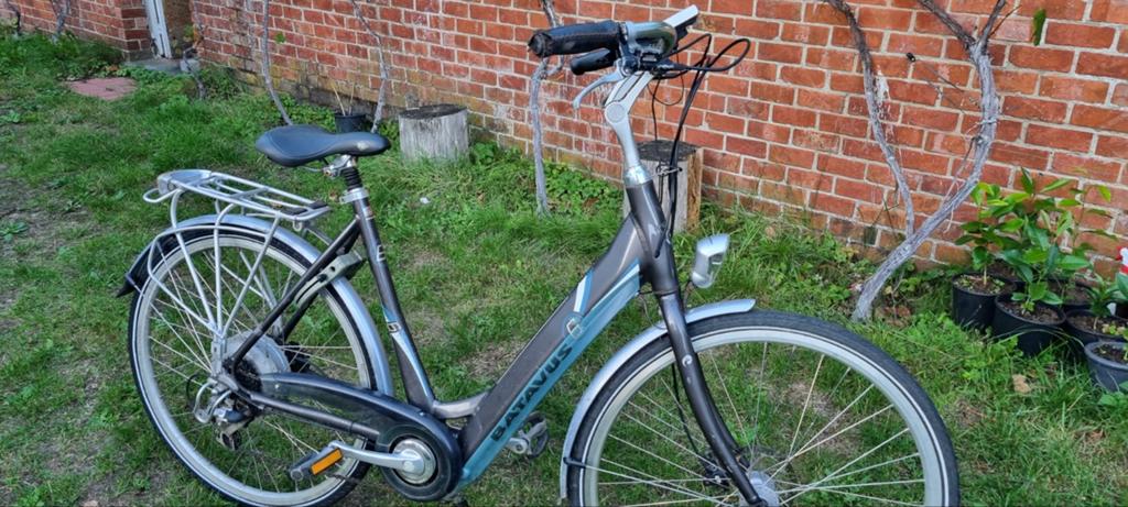 Elektrische fiets BATAVUS moet nagkijken met oplader goed ba, Ophalen, Batavus