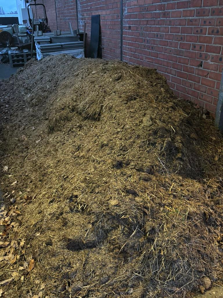 Gratis paardenmest, Enlèvement