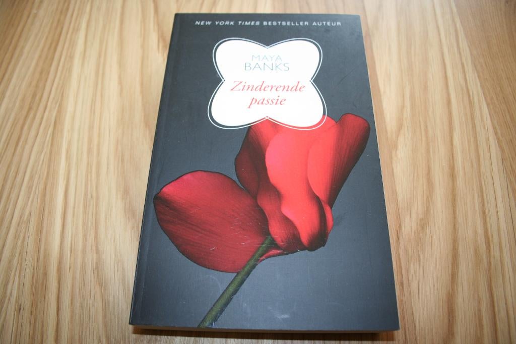 boek Maya Banks Zinderende Passie, Ophalen of Verzenden, Gelezen, Maya Banks