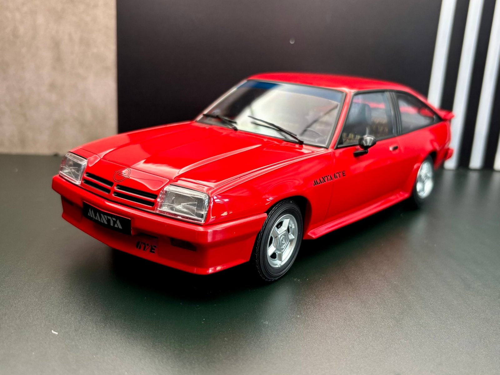 1:18 Opel Manta CC GT/E -1982, Hobby en Vrije tijd, Modelauto's | 1:18, Ophalen of Verzenden, Zo goed als nieuw, Norev