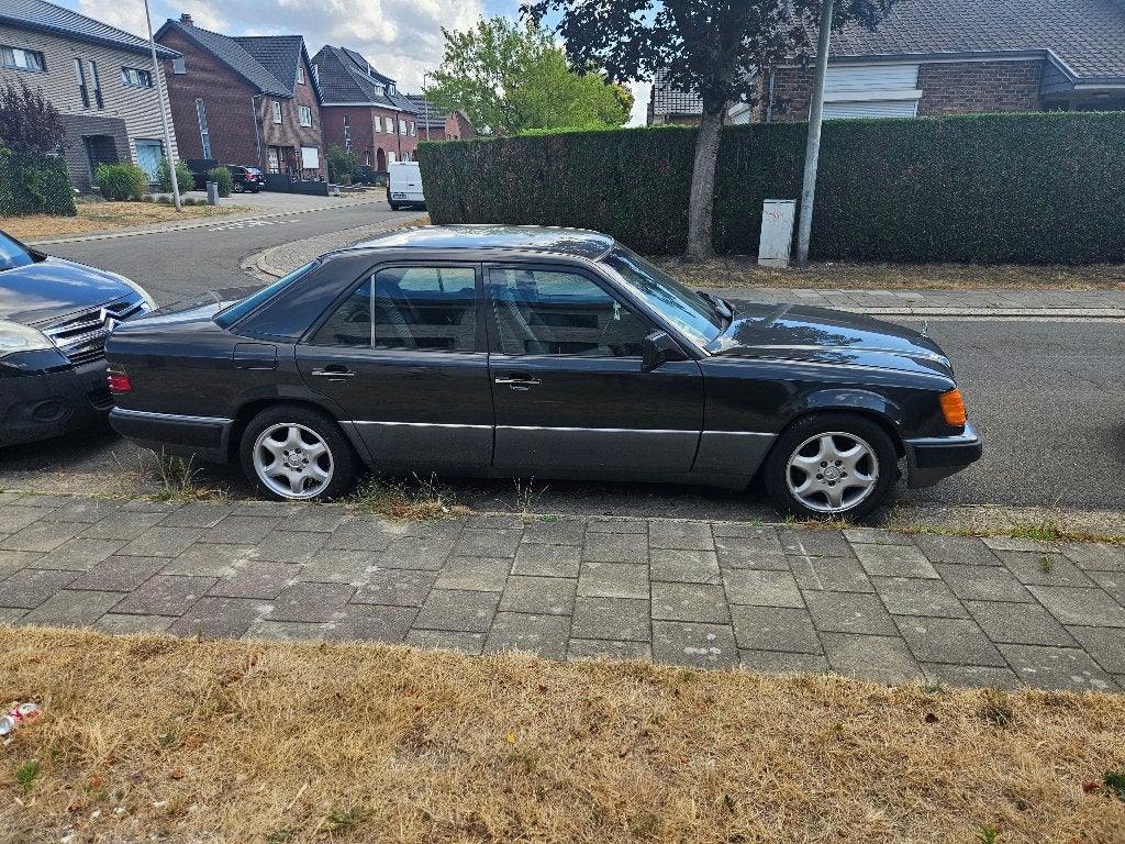 Mercedes W124 Oldtimer, Achat, Série 300, Automatique, Particulier
