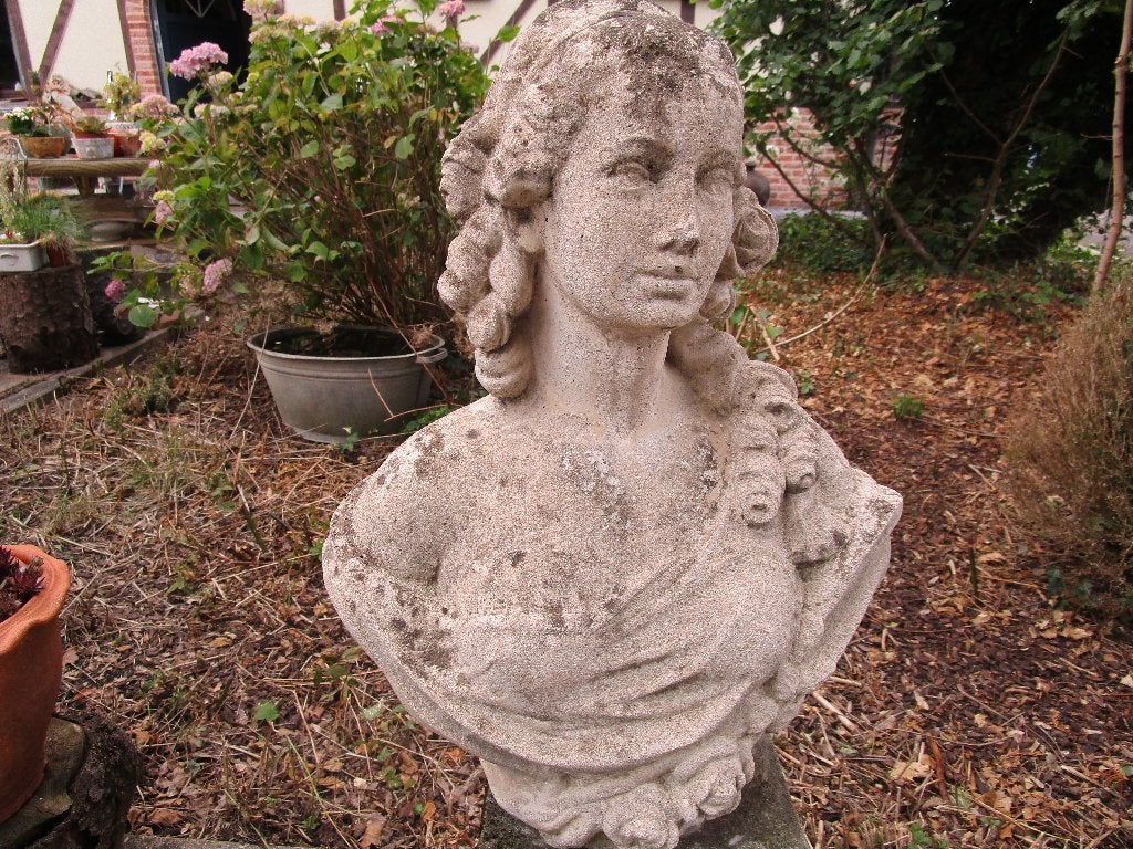 statue de jardin en buste de femme patinée, Enlèvement