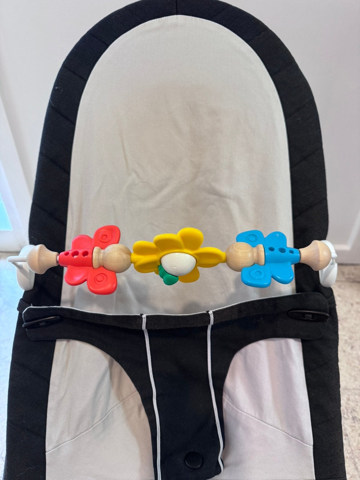 Babybjörn wipstoel + speelboog, Kinderen en Baby's, Wipstoeltjes, Verstelbaar, Wipstoel, Zo goed als nieuw, Ophalen