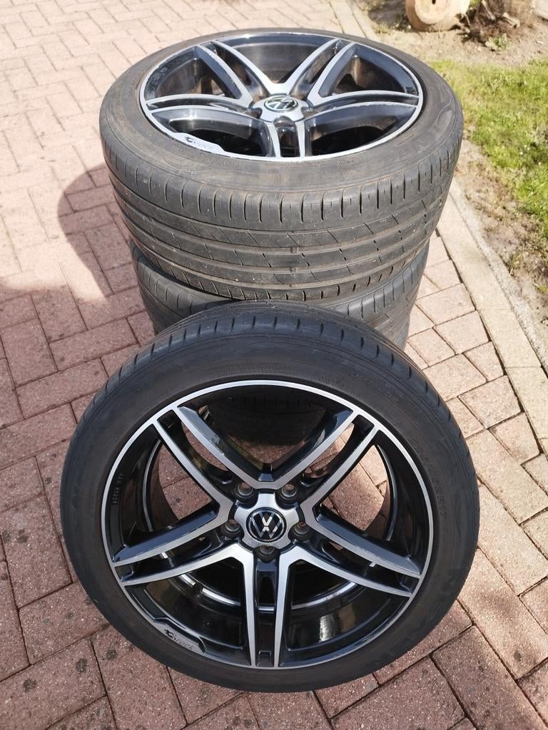 Zomerbanden 225/45/R17 VW Golf/Candy/Touran/Passat/Jetta, Auto-onderdelen, Banden en Velgen, Velg(en), Zomerbanden, 17 inch, 225 mm