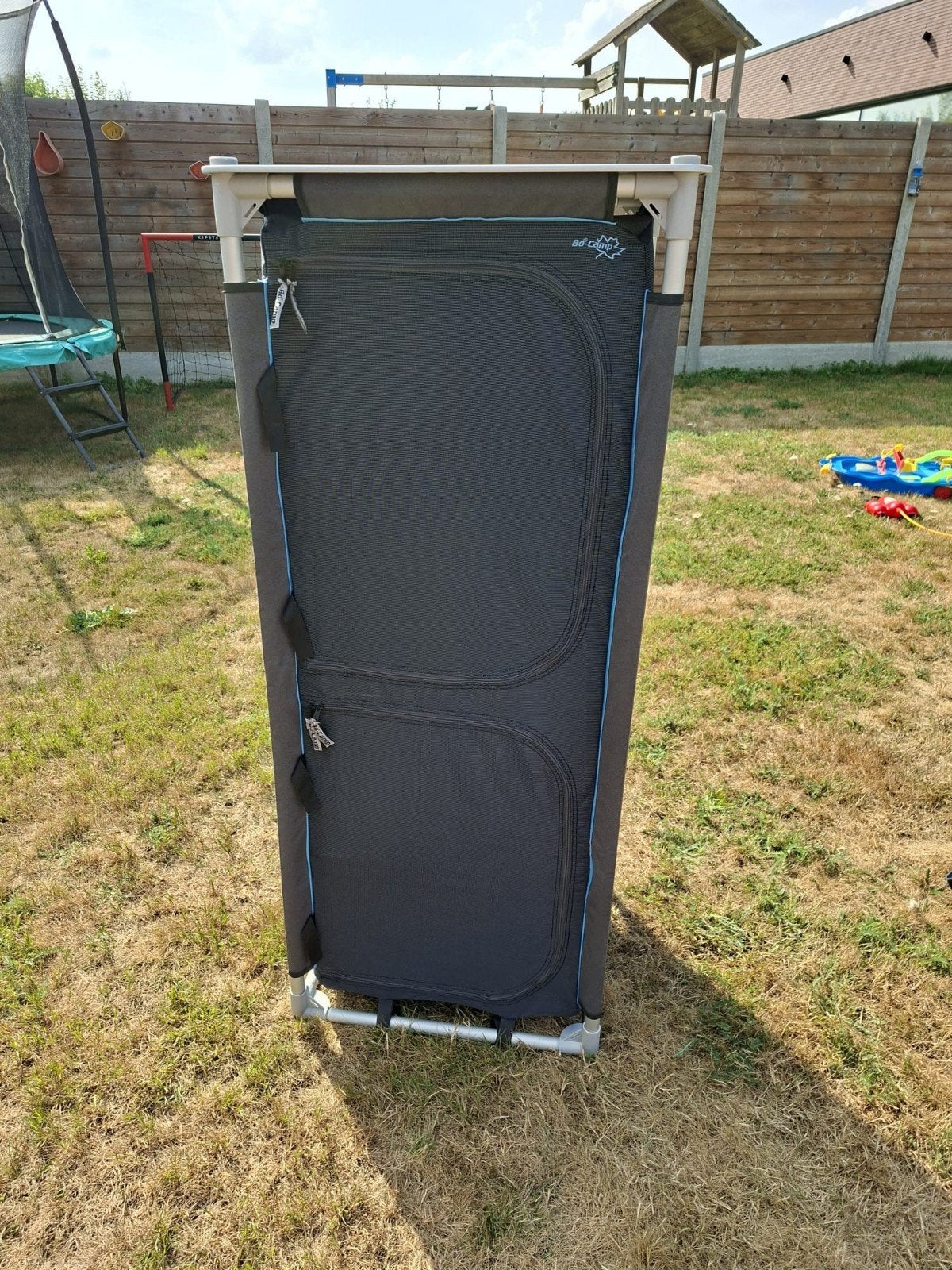 kampeer kast, Ophalen