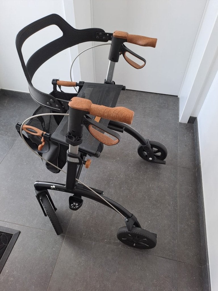 Déambulateur MOBIMED Saljol - aluminium léger - noir, Divers, Déambulateurs, Comme neuf, Poids léger, Pliable, Enlèvement