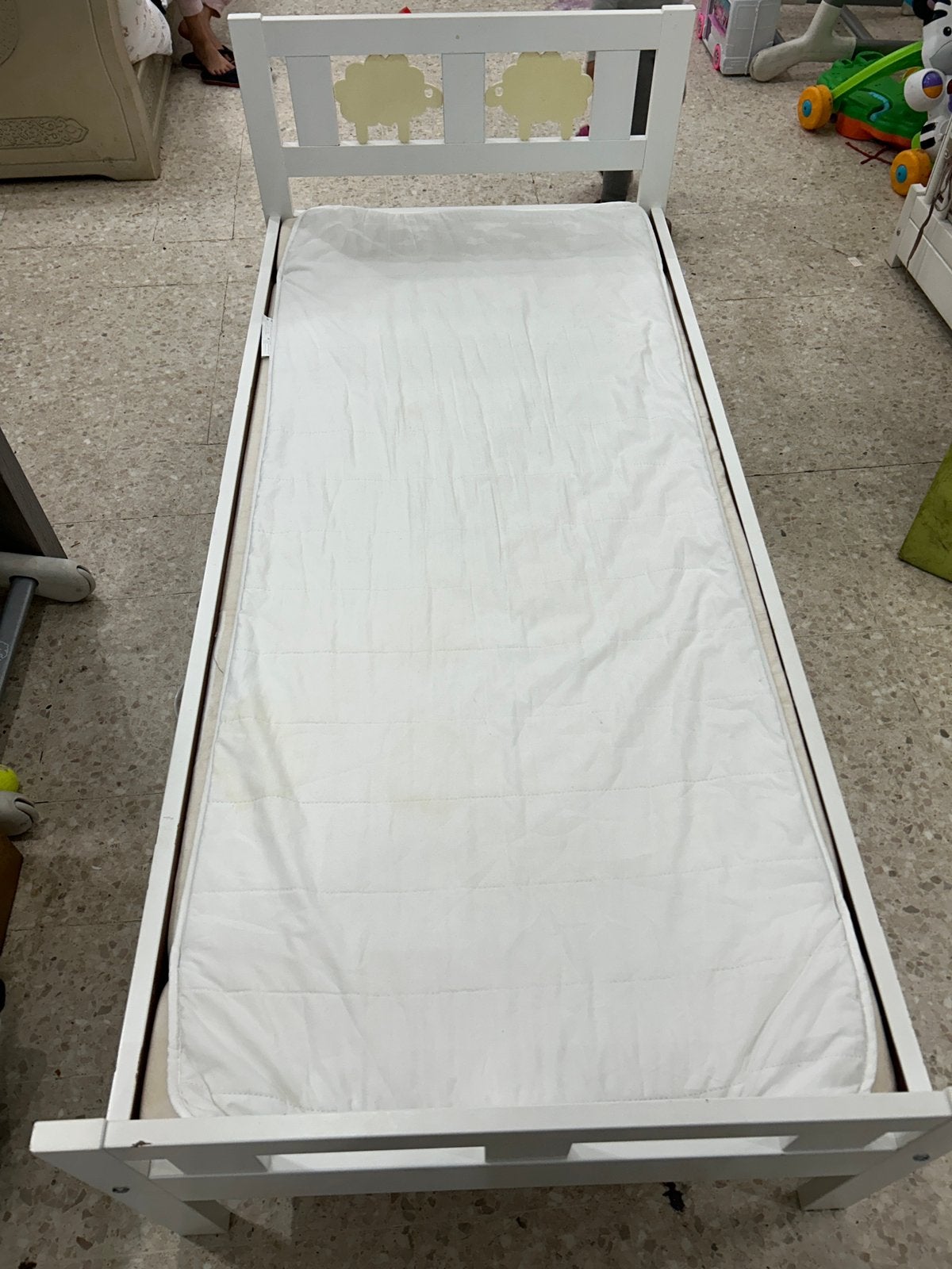 Lit enfant évolutif + Barrière + Matelas NEUF, Enlèvement ou Envoi, Comme neuf, Matelas