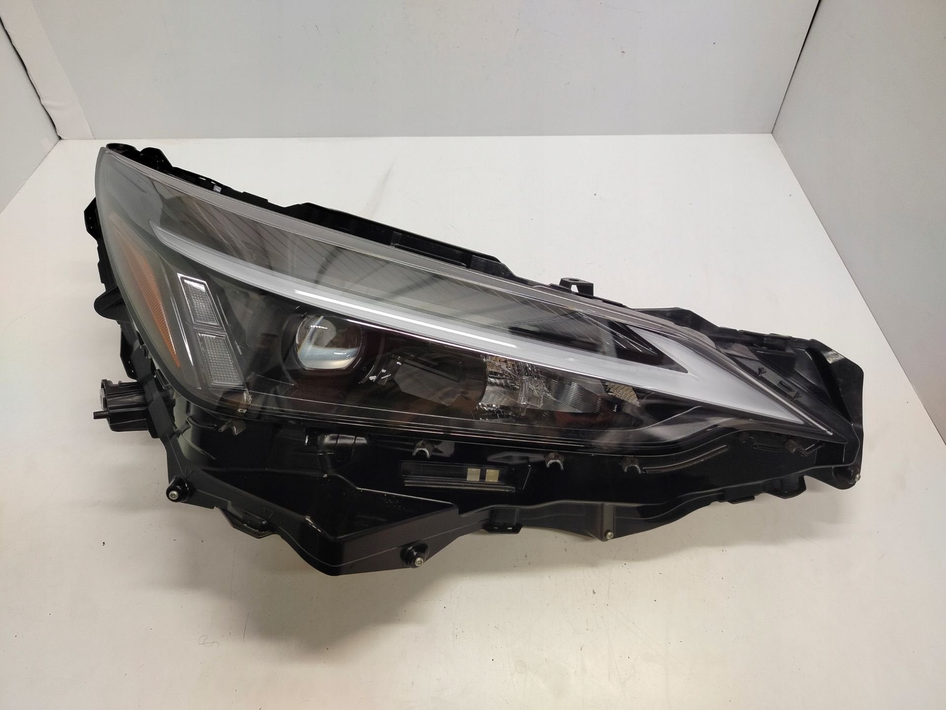 Lexus NX II Koplamp Rechts, Info@toyota.co.jp, Gebruikt, Toyota Motor Corporation, Lexus