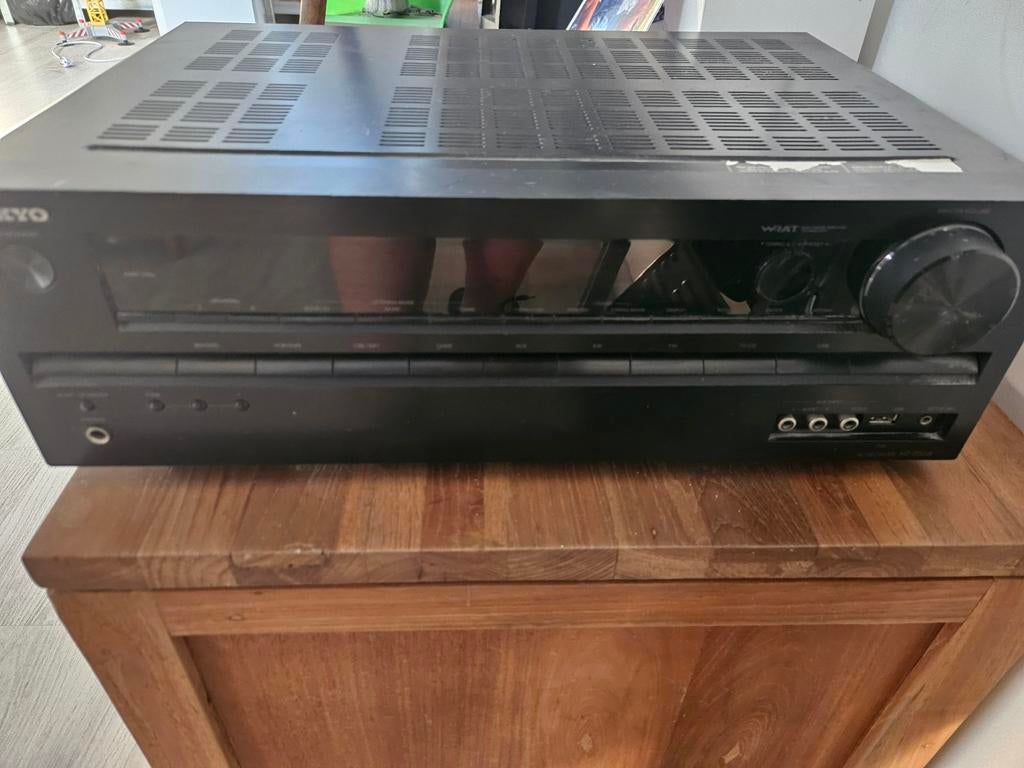 Ampli onkyo ht-r558, Onkyo