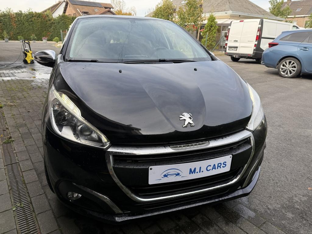 Peugeot 208 208 allure carplay (bj 2017), Auto's, Peugeot, Voorwielaandrijving, Stof, Gebruikt, Euro 6