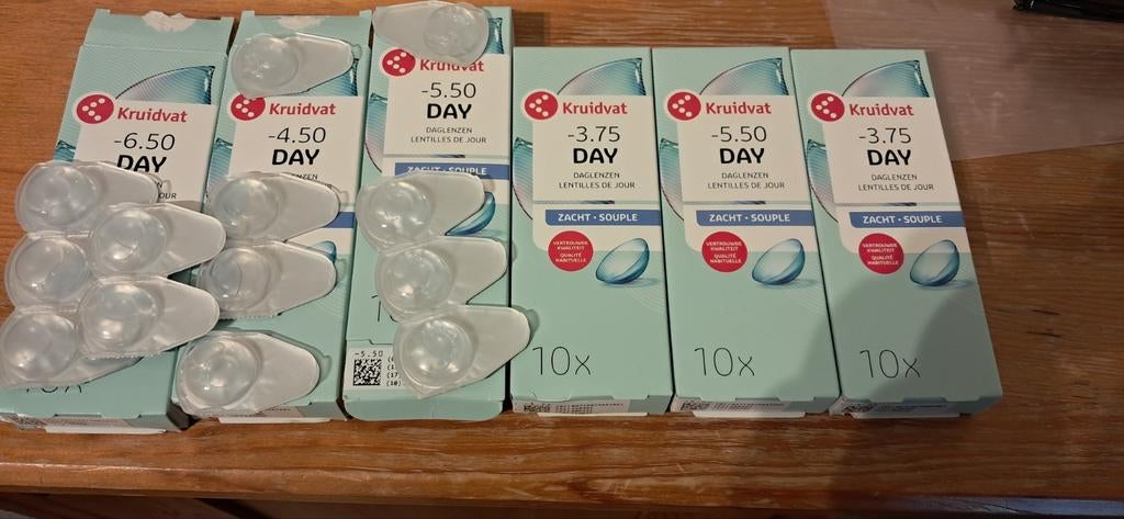 Contactlenzen kruitvat. 3 volle dozen en 3 dozen geopend, Ophalen