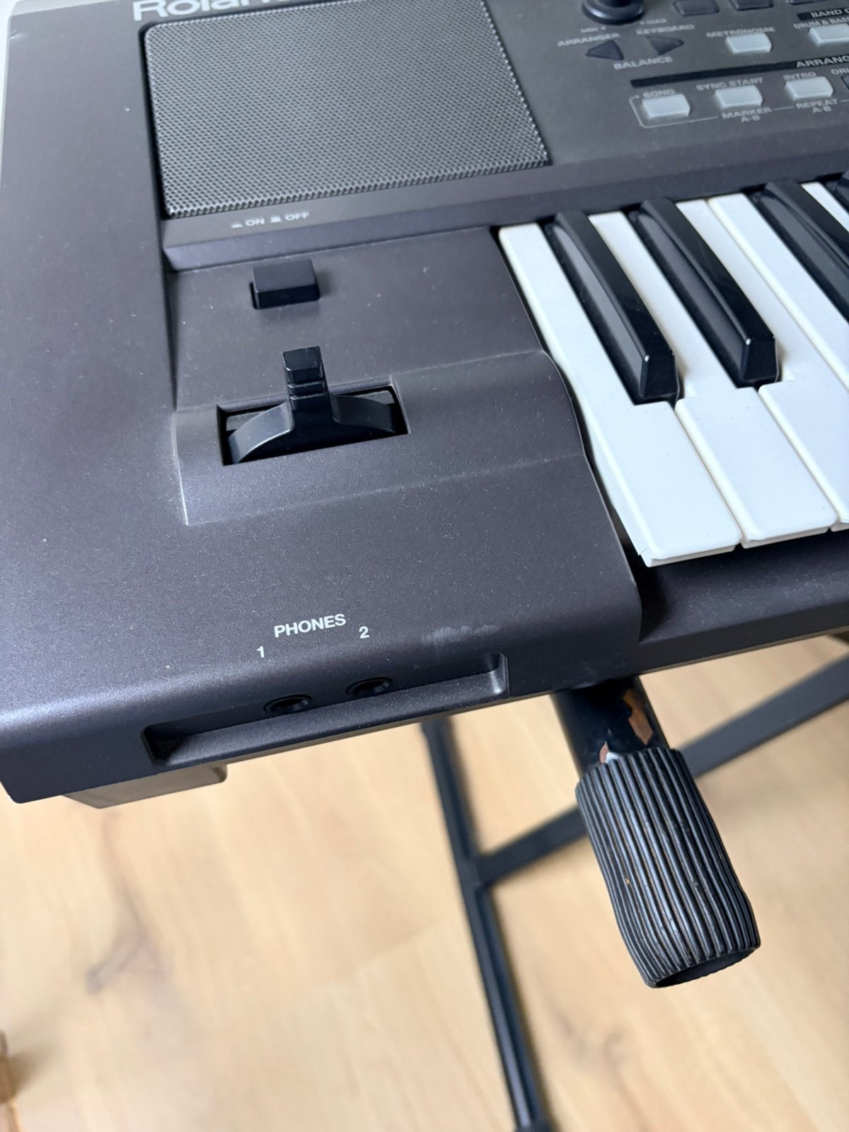 Keyboard Roland e-09 met staander en handleiding, Ophalen, Zo goed als nieuw