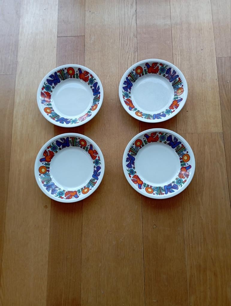 Quatre assiettes à soupe service "Acapulco"., Enlèvement