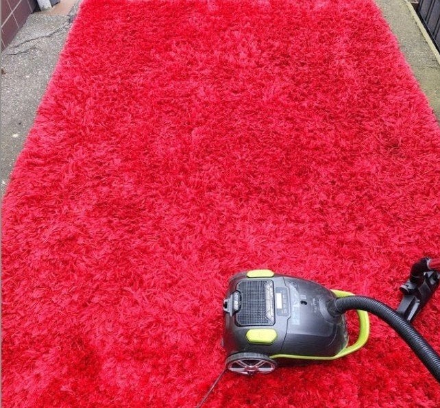 Gratuit. Tapis rouge. 200x280., Enlèvement