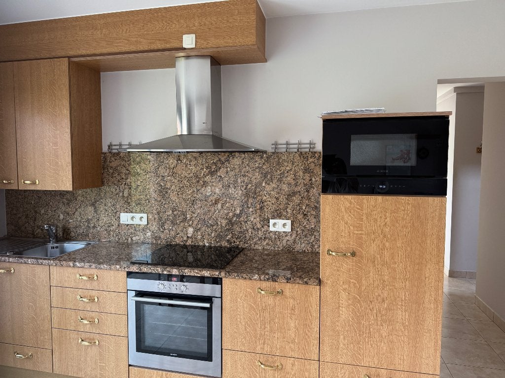 Keuken, Ophalen, Geel, Graniet of Steen, Enkelwandige keuken