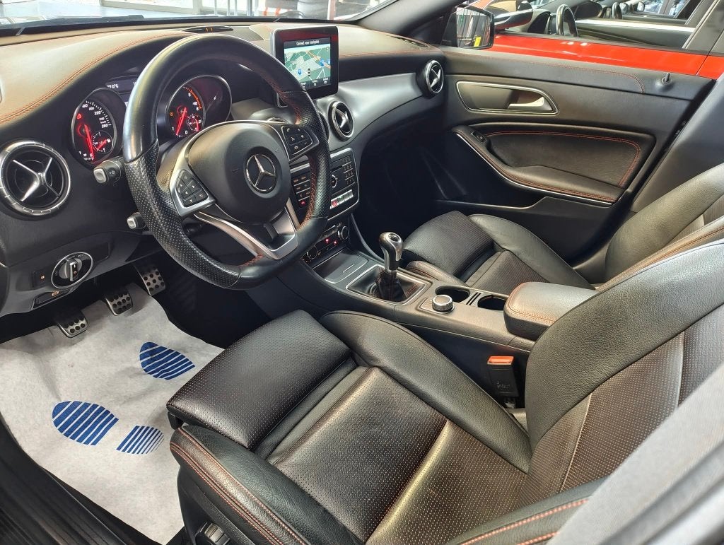 MERCEDES CLA 200 PACK AMG*LED*XENON*LEER*NAVIGATIE*, https://public.car-pass.be/vhr/ea7a3d60-6bb2-4c69-b6ac-04946d7c0510, 109 g/km