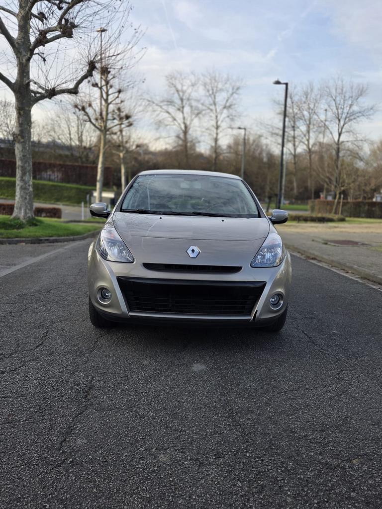 Renault clio Benzine automaat Gps, Autos, Renault, Argent ou Gris, Achat, Entreprise, Entretenue par le concessionnaire