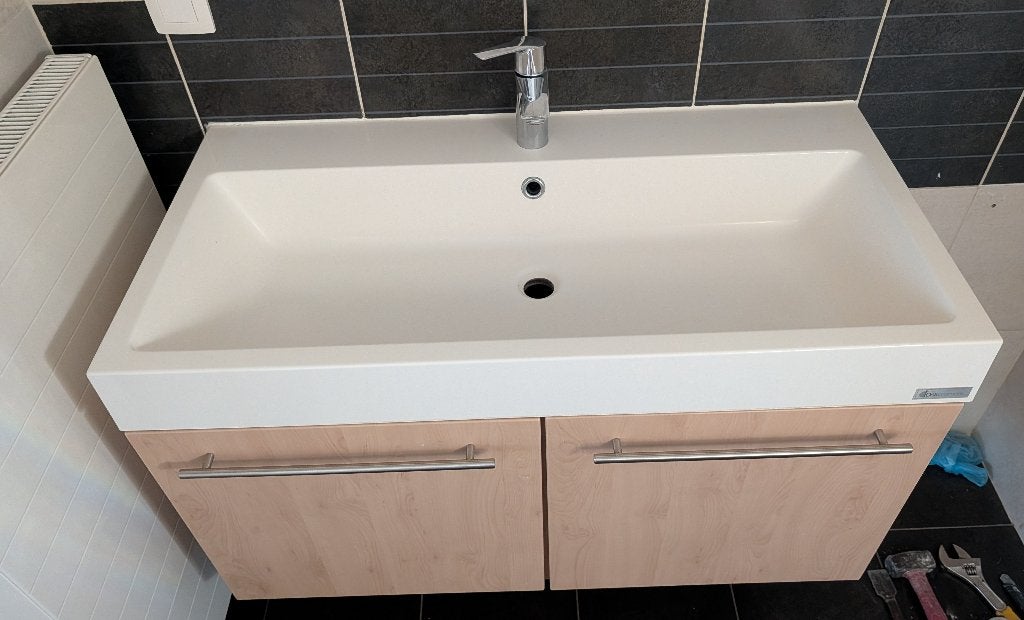 Badkamermeubel + wastafel + spiegel + kraan, Huis en Inrichting, Badkamer | Badkamermeubels, Ophalen, Gebruikt, 100 tot 150 cm