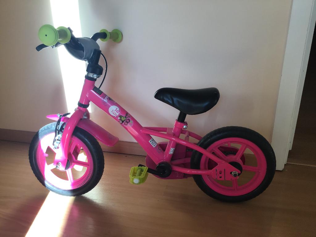 Kinderfiets van 2 tot 3 jaar om te leren rijden, Fietsen en Brommers, Ophalen, Zo goed als nieuw, Velgrem, Minder dan 16 inch
