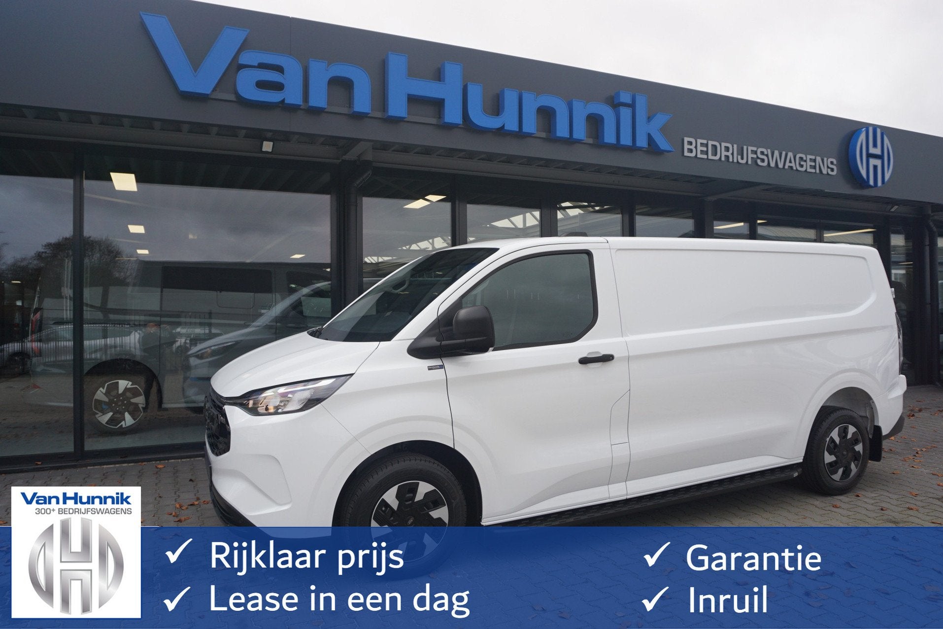 Ford Transit Custom 320L 2.5 PHEV Hybride 233PK JWR Edition!, Auto's, Bestelwagens en Lichte vracht, Gebruikt, 4 cilinders, Wit