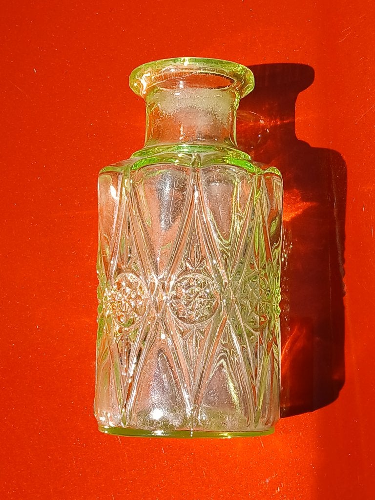 Ancien flacon en ouraline, Antiquités & Art, Antiquités | Verre & Cristal, Enlèvement ou Envoi