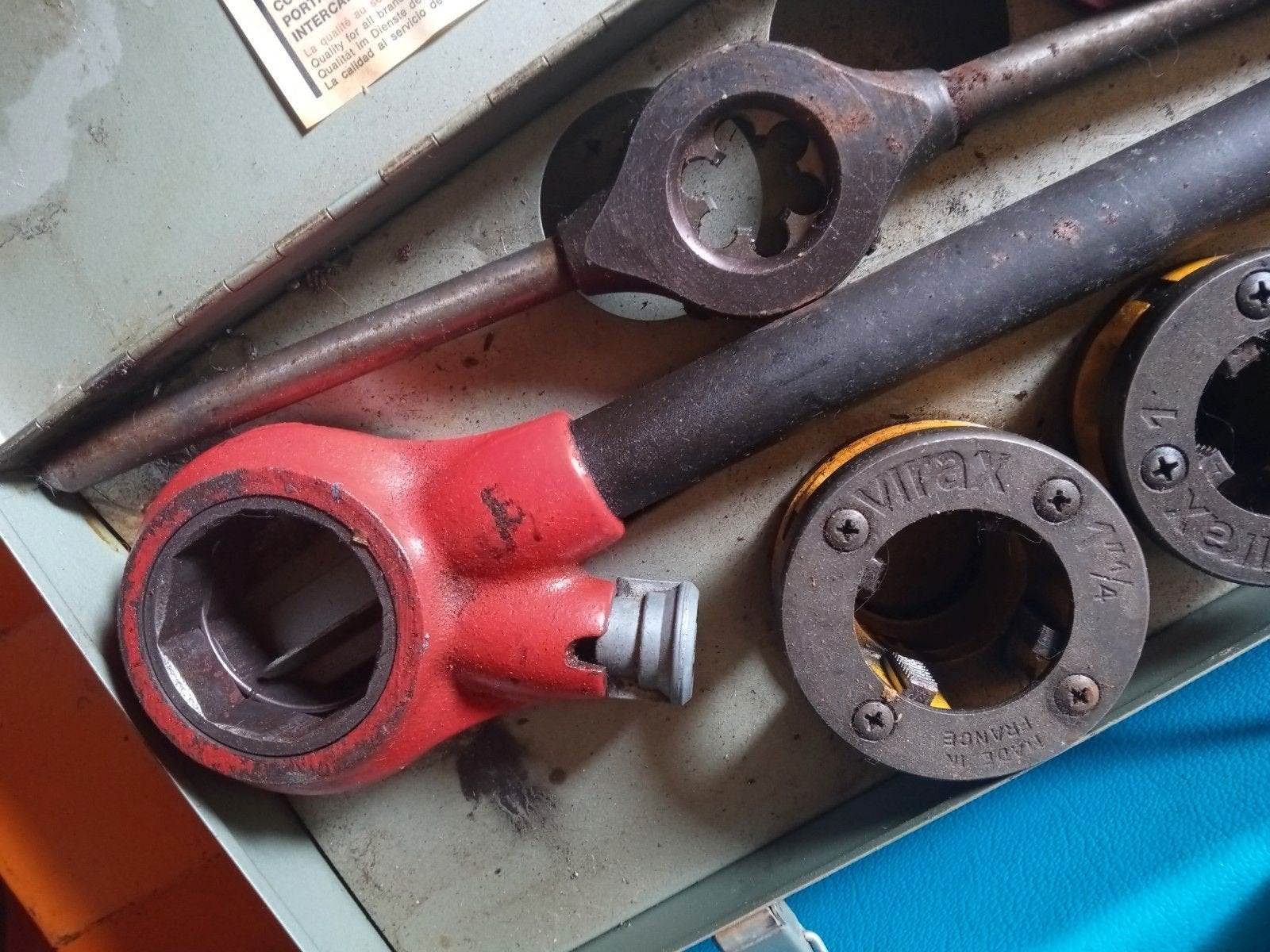 Complete draadsnijset Virax nr. 62 in oude metalen koffer, Ophalen